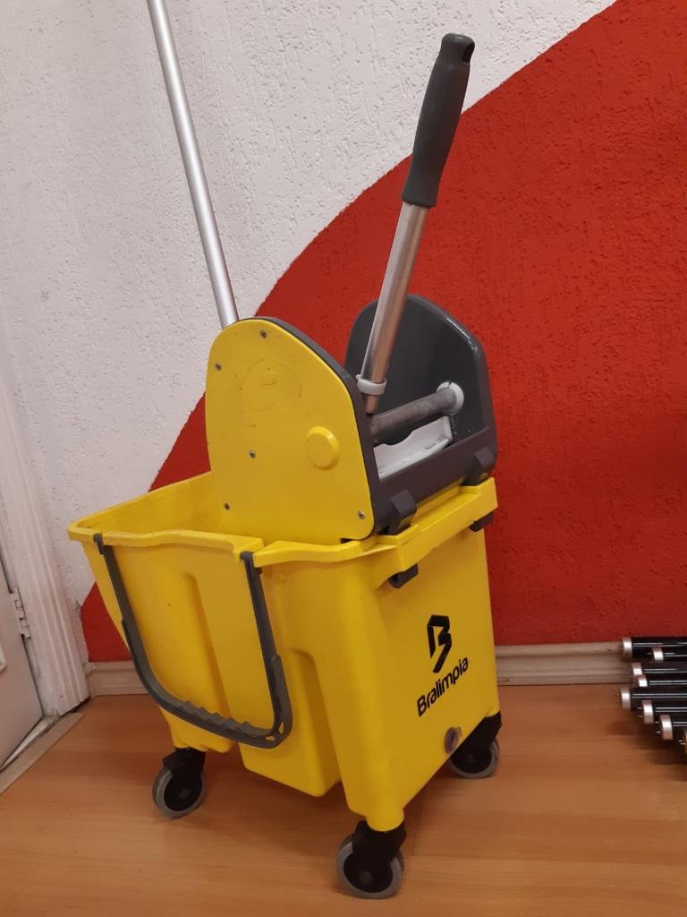 Carrinho de Limpeza Bralimpia